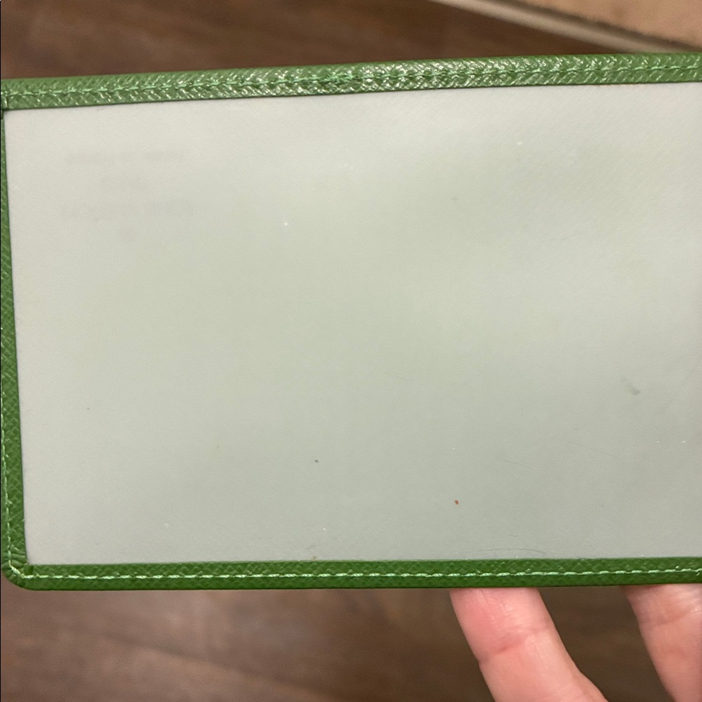 β¨ Louis Vuitton Taiga Green Bifold ID Wallet β Rare Color β¨ - Picture 11 of 12